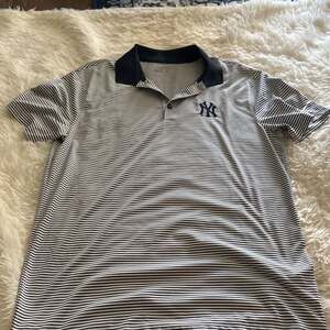 New York Yankees Nike Golf Dri-fit navy and white striped Polo Medium